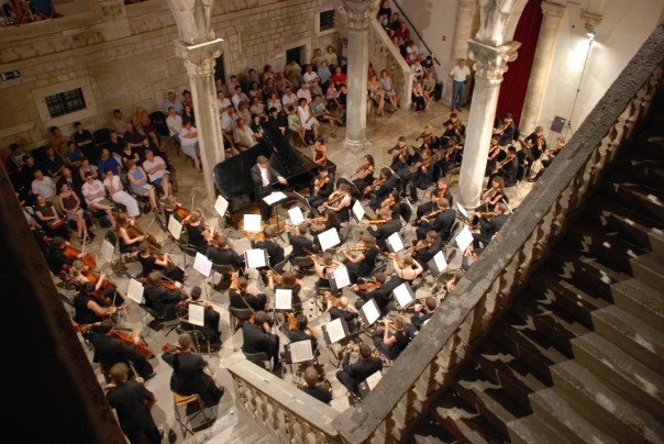 Logo of Orchestra - Sinfonietta